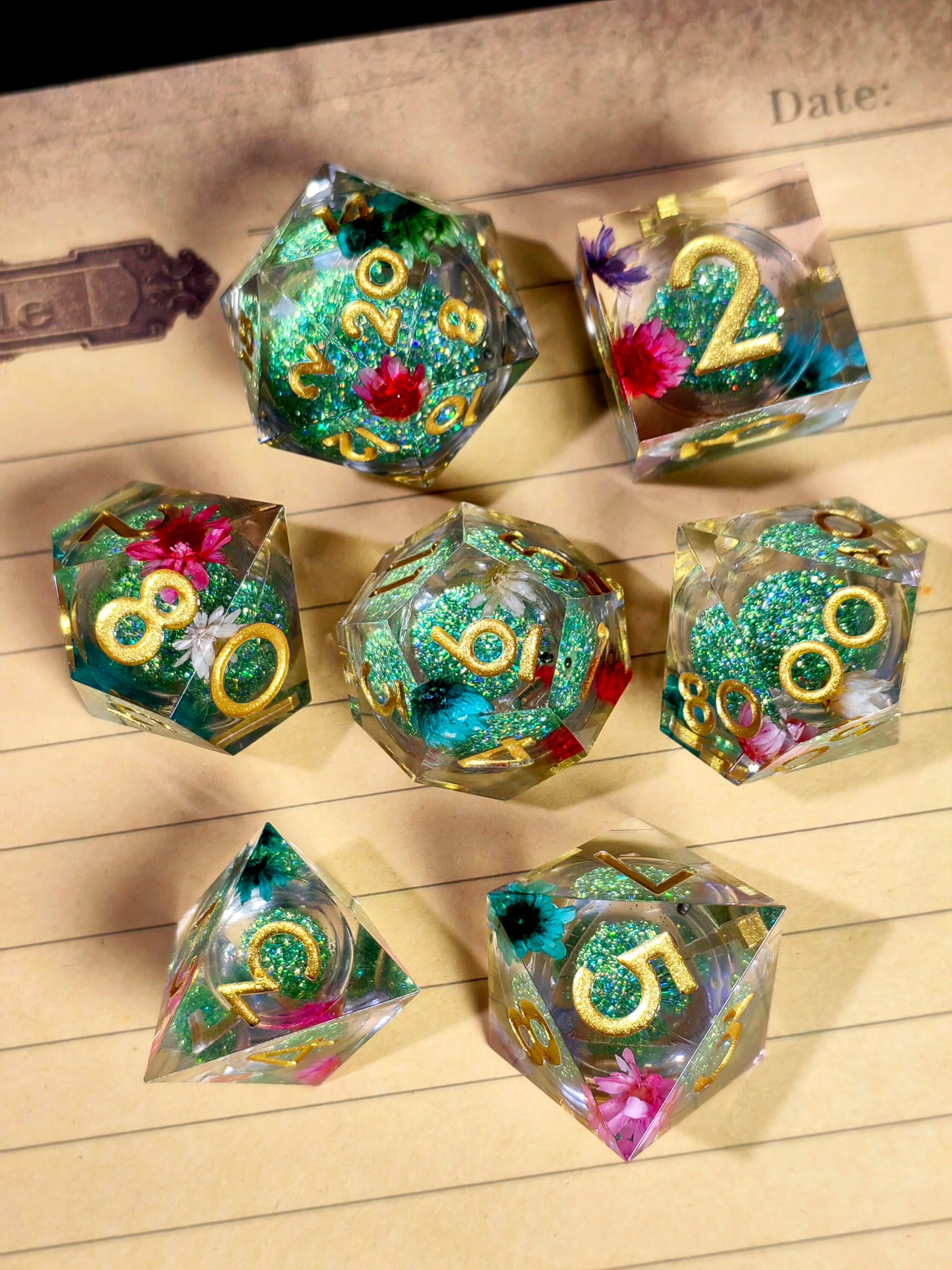 Dungeons & Dragons Dice Set - 7-Piece Sharp Edge Resin Dice with Flowing Sand