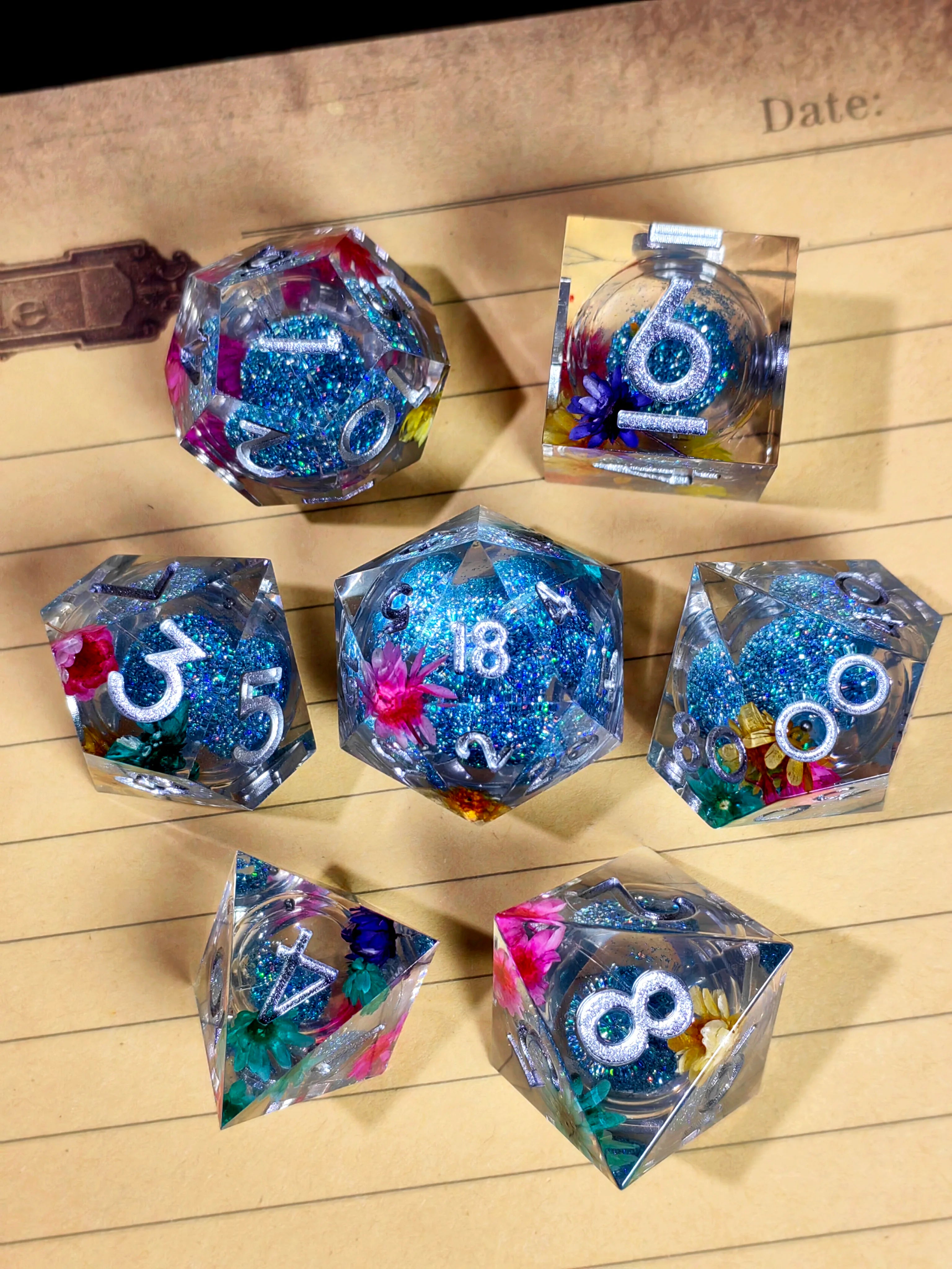 Dungeons & Dragons Dice Set - 7-Piece Sharp Edge Resin Dice with Flowing Sand