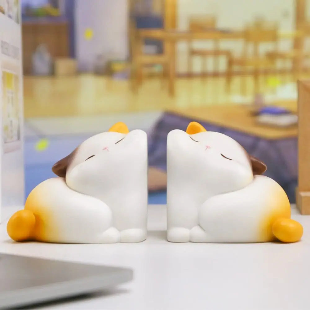 Hugging Cat Bookends — Cute Resin Pair