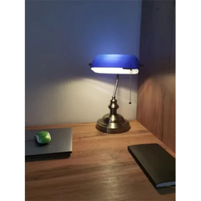 Classic Banker’s Desk Lamp — Retro Glass Library Light